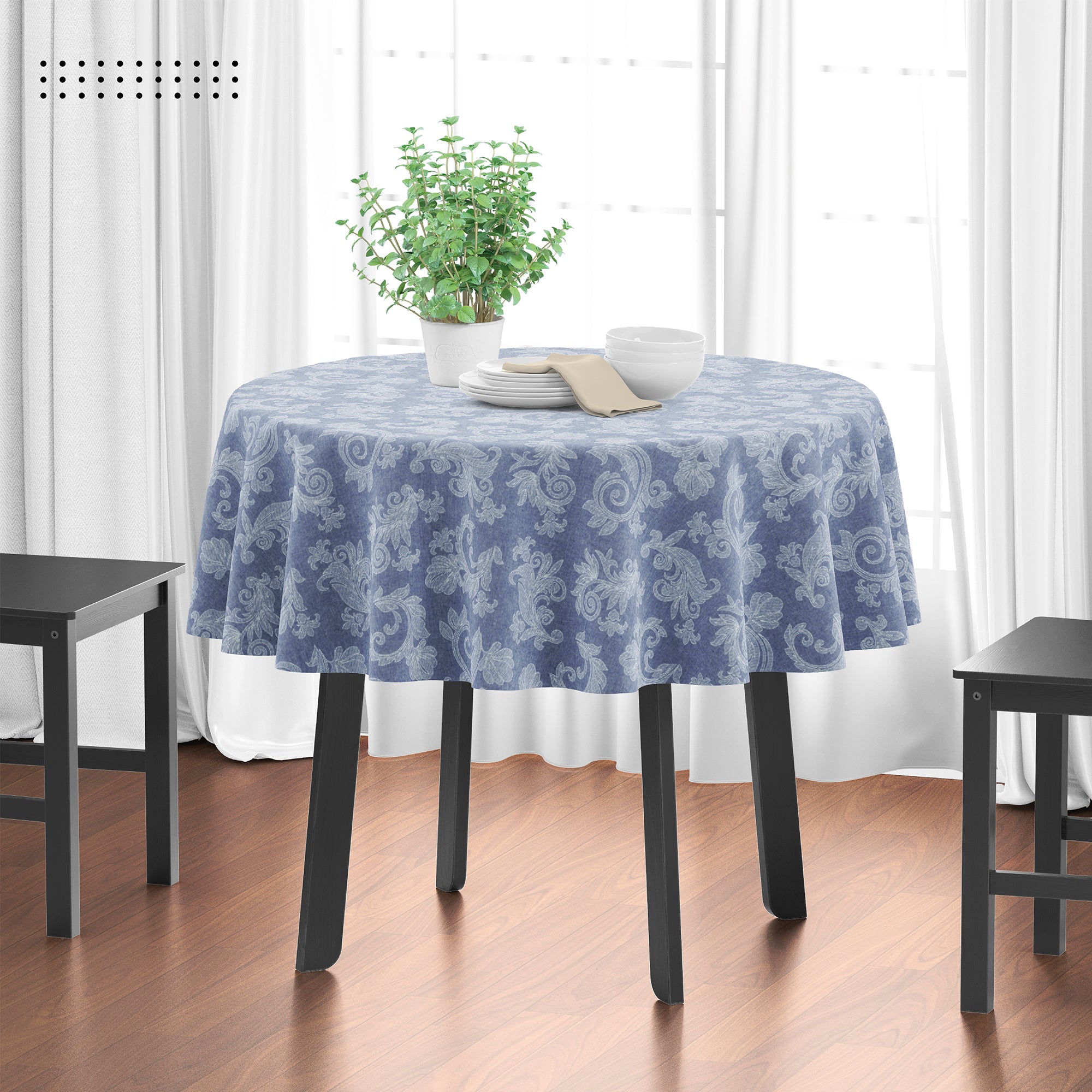 Cotton chambray Blue Table Cloth (Pack of 1)