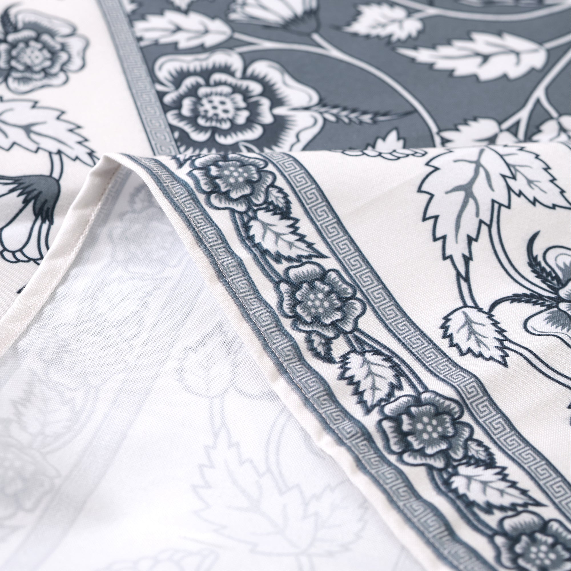 Polyester French Grey Printed Table Cloth (Pack of 1)