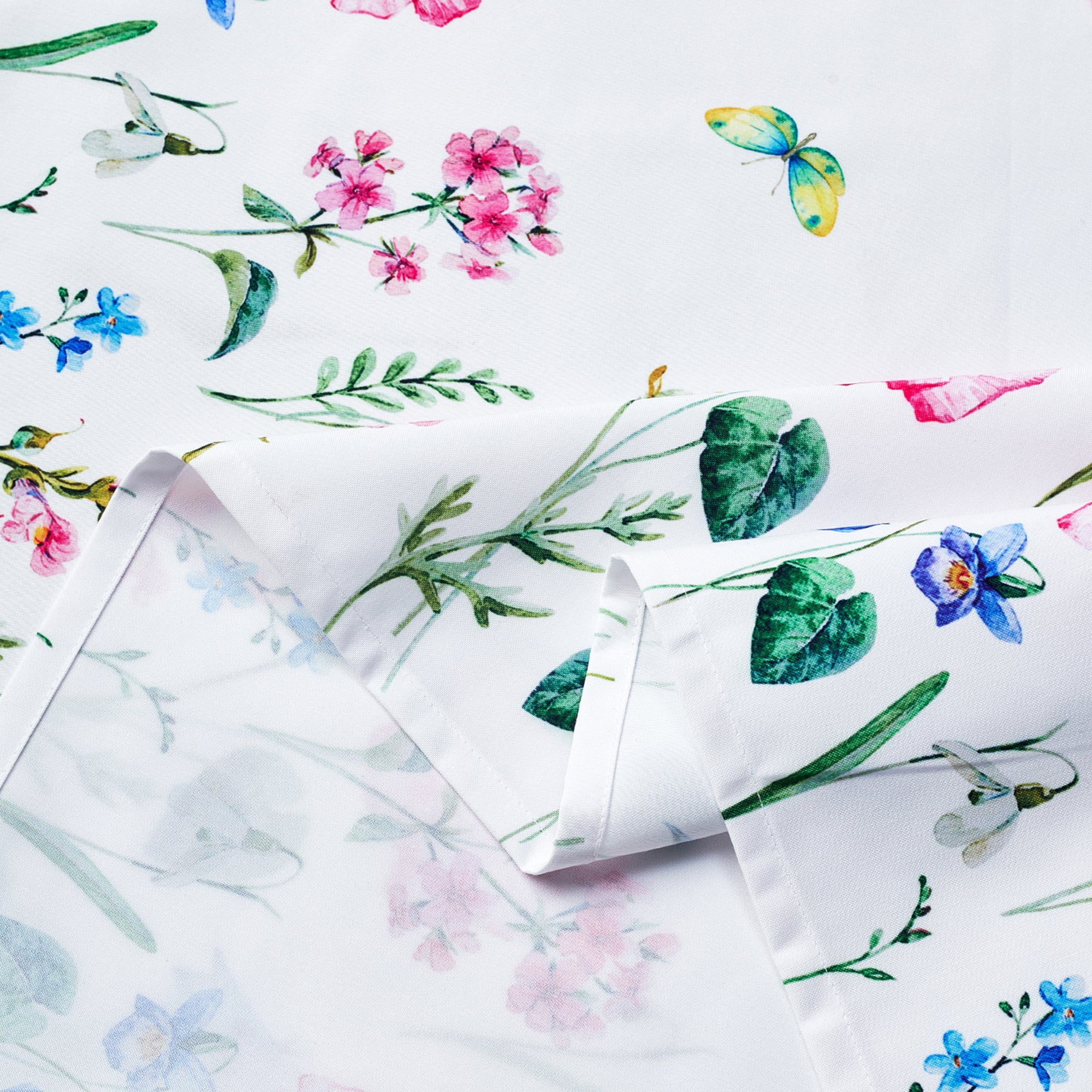 Polyester Pink Butterflies Printed Table Cloth