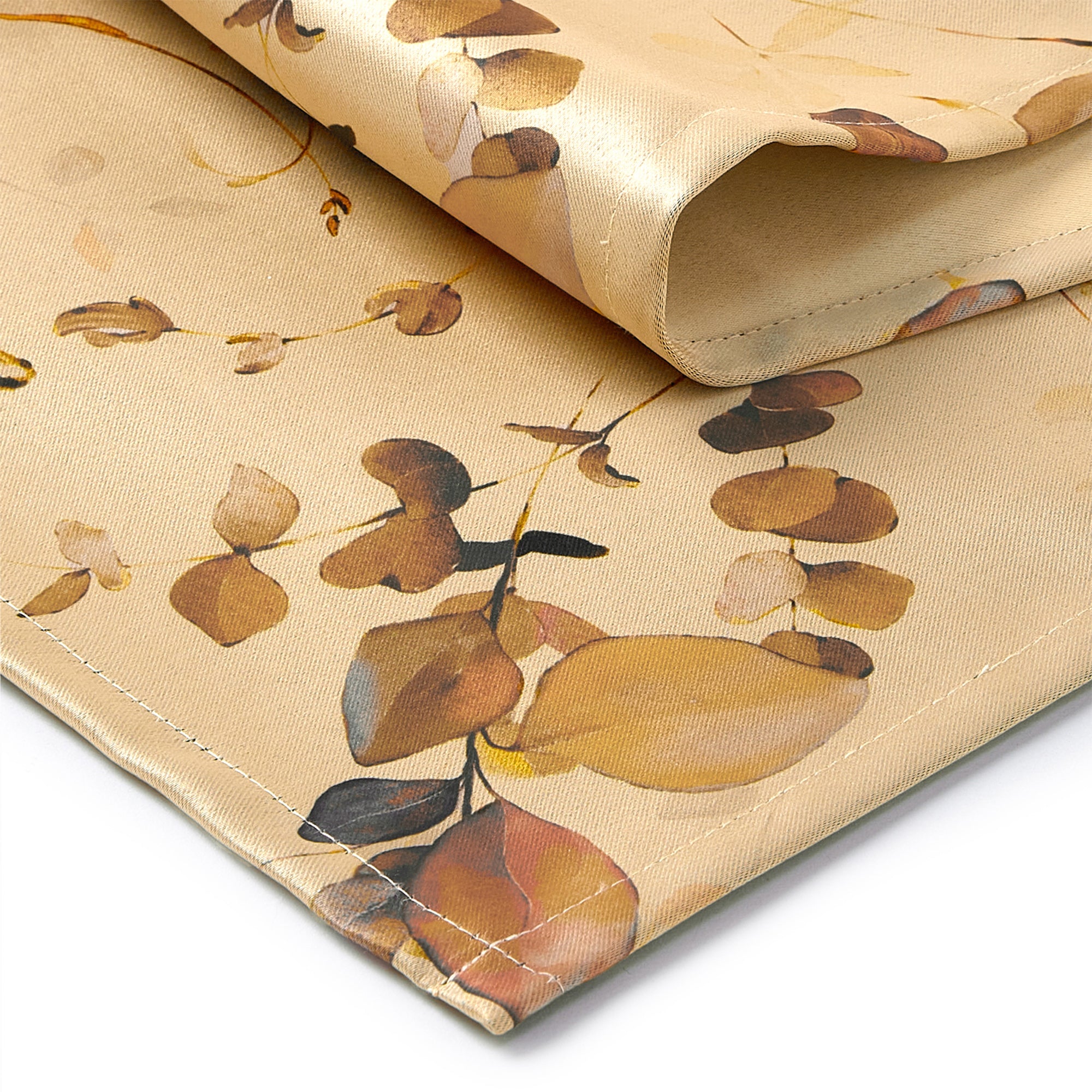 Blackout Polyester L1 Gold Table Runner (Pack of 1)