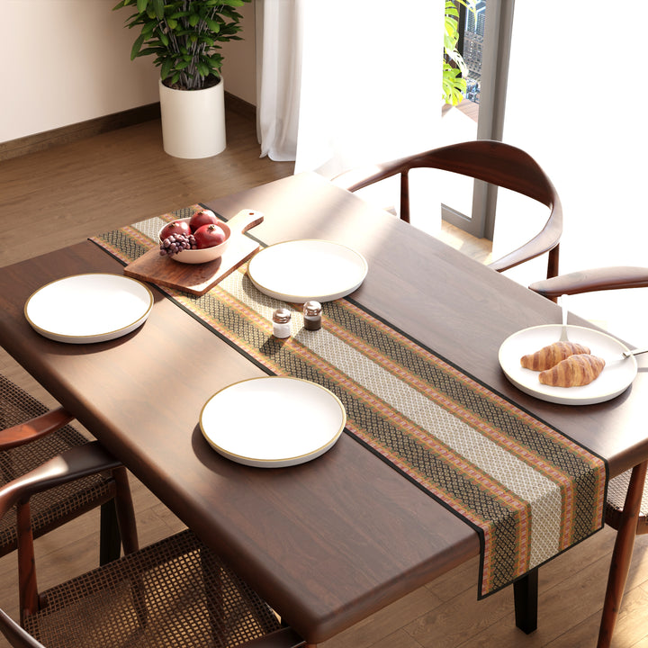 Madur Kathi Black Table Runner (Pack of 1)