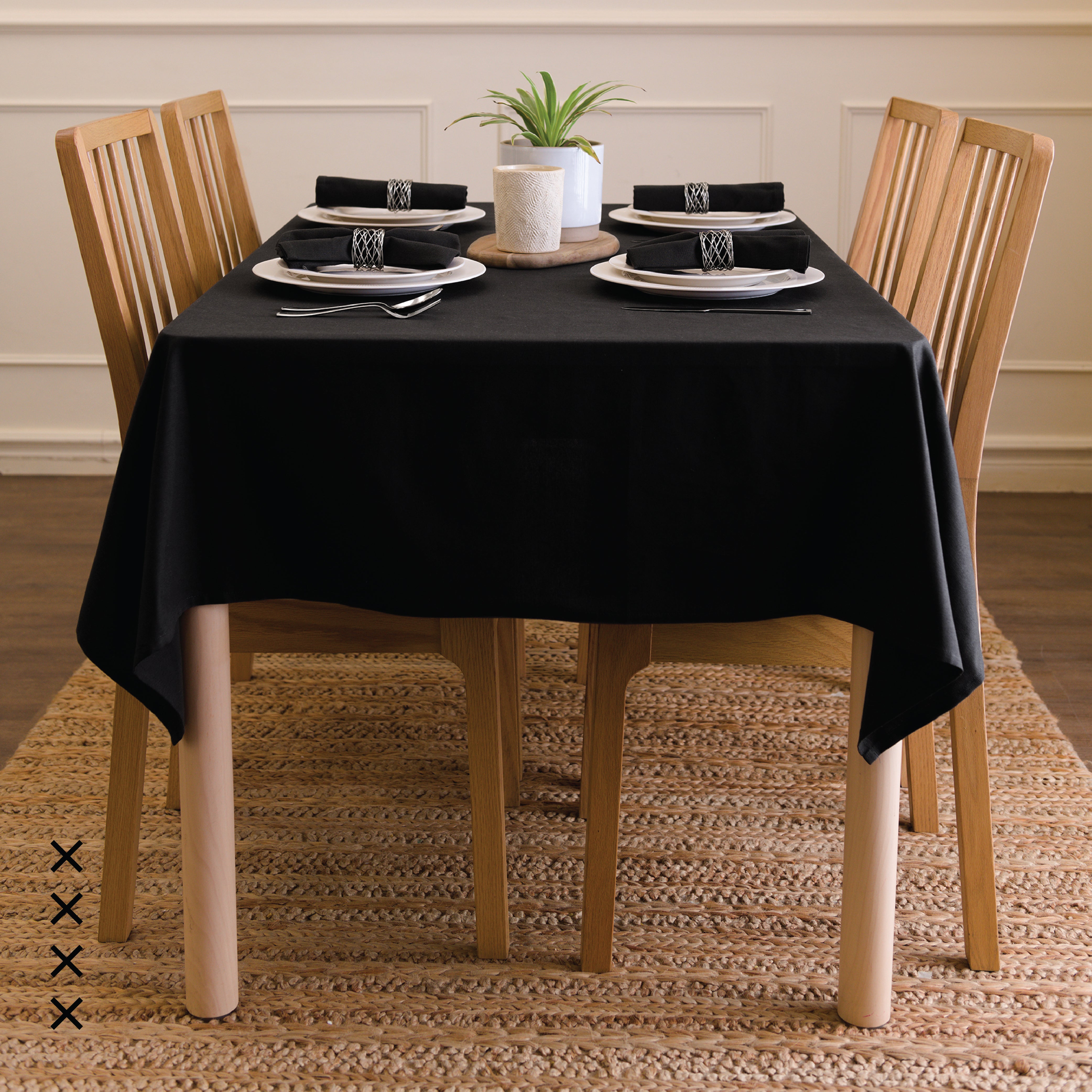 Cotton Jet Black Table Cloth (Pack of 1)