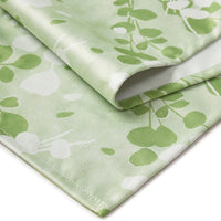 Blackout Polyester L2 Green Table Runner (Pack of 1)